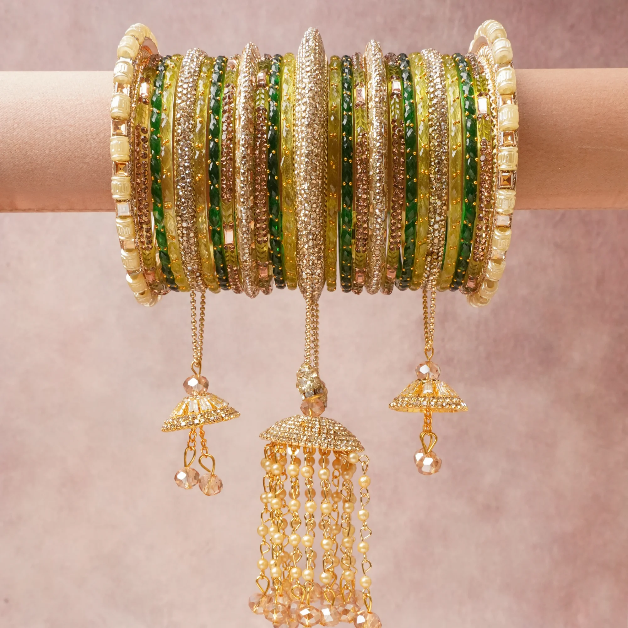 A majestic Antique Gold set, complemented by Clear Crystal, Sparkling Gold, Lustrous Cream featuring Gold-toned Metal, Crystal, Glass, Simulated Pearls, Resin.
Rich, ceremonial, and designed to be passed through generations.